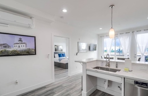 University Heights Apartment | Park Blvd 301 | Modern | Urban Oasis | SPA