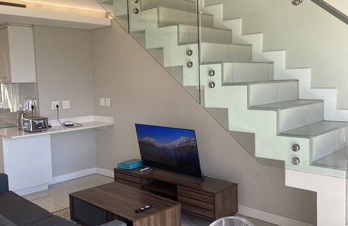 Parkwood Apartment | Park Central Rosebank/Sandton Loft