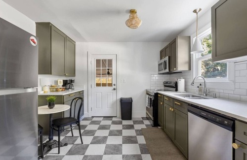 North Charleston Apartment | Park Circle - Firefly - Renovated 3 Bedroom!
