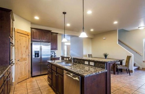 Bear Hollow Village Condo | Park City Ski House, 3 Mins From Park City Resort with Private Hot Tub