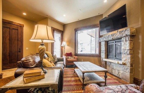 Park City House | Park City Townhome with Views - Walk to Gondola!