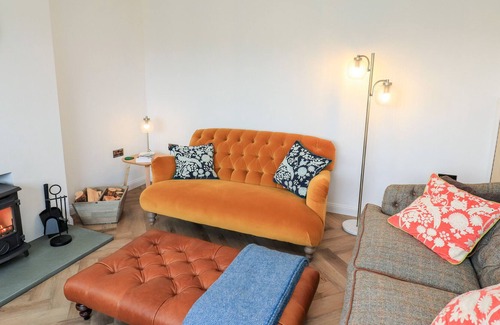 Baleshare Cottage | PARK COTTAGE, pet friendly, with open fire in Claddach Kirkibost