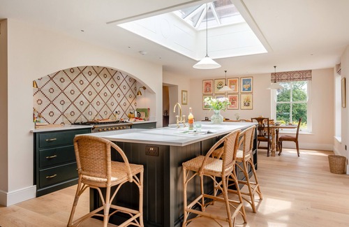 Wymondham House | Park Farmhouse - Seven Bedroom House, Sleeps 14