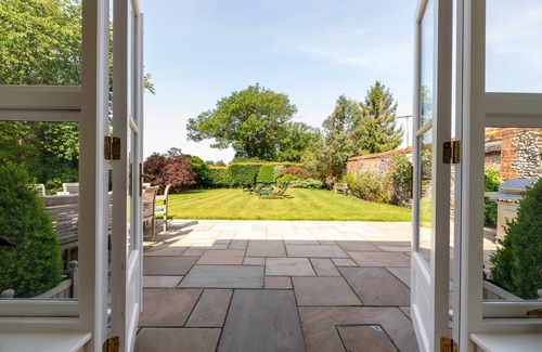 Wymondham House | Park Farmhouse - Seven Bedroom House, Sleeps 14