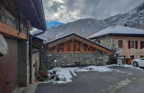 Saint-Marcel Apartment | Parking, tv, ski locker, 60m², Saint Martin de Belleville