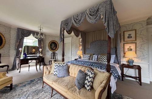 Little Hayfield Bed & Breakfast | Park Hall Manor