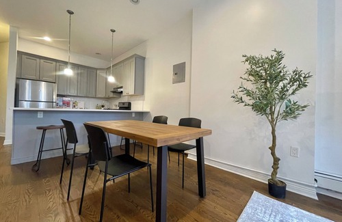 Harsimus Cove Apartment | Park Hamilton House - 3BR Modern Brownstone Apt Prime Location Mins to NYC