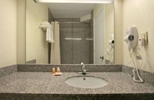 Oklahoma City Hotel | Park Hill Inn and Suites