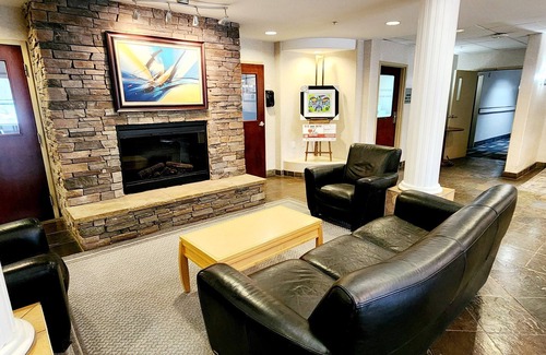 Red Deer Hotel | Park Hill Inn & Suites