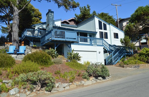 Park Hill House | Park Hill Rental with Panoramic Ocean Views & Walking Distance to the Beach!
