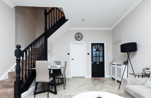 Stroud Green Apartment | Park House, Refurbed Modern Interior, Located In Finsbury Park