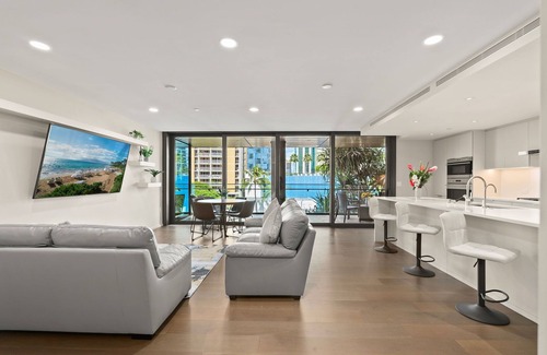 Ala Moana Condo | Park Lane Getaway by Gather: Spacious 2BR w/Ocean view Lanai & Resort Amenities