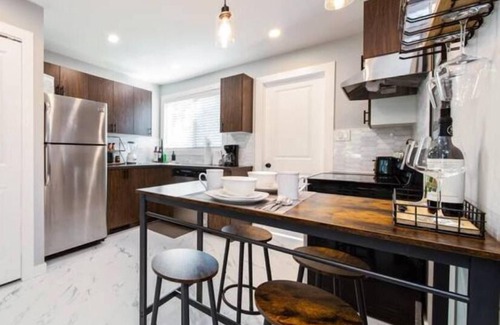 Northeast Edmonton House | Park Life Retreat - King Bed - Pet Friendly - Clean!