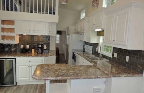 Cape Vincent House | Park Model #30- 1 bedroom/1 bath