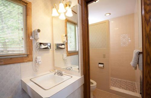 Marshfield Hotel | Park Motel