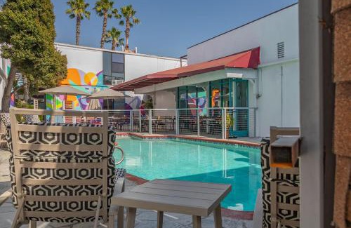 La Brea Hotel | Park Plaza Lodge