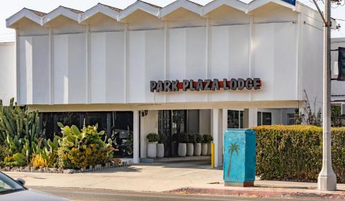 La Brea Hotel | Park Plaza Lodge