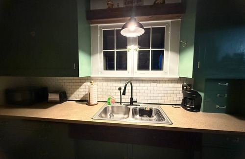 Island Park Cabin | Park Ranger Cabin* 2Br, Sleeps 6, Wifi, Fire Pit, Next to Henry's Lake