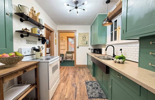 Island Park Cabin | Park Ranger Cabin* 2Br, Sleeps 6, Wifi, Fire Pit, Next to Henry's Lake