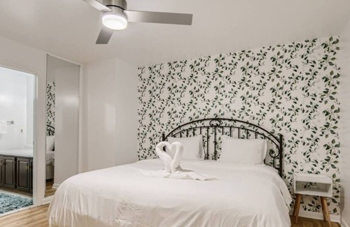 Granite House | Park Retreat 2B2B with Office