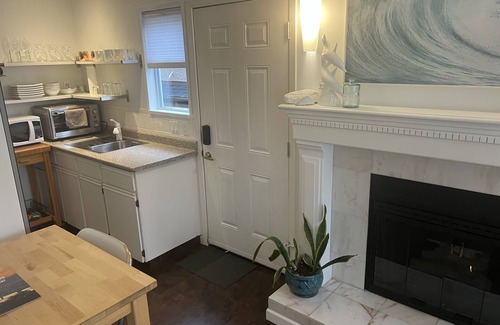 Burnaby Apartment | Park Side Getaway! Beautiful studio next to park.