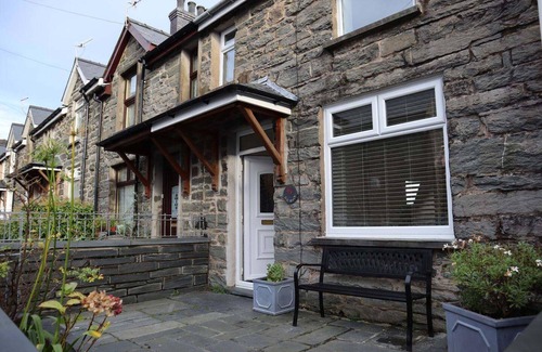 Rhiwbryfdir House | Park Square Retreat in Blaenau