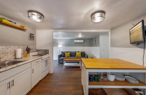 Hedrick Acres Apartment | Park UA House (Trevor)