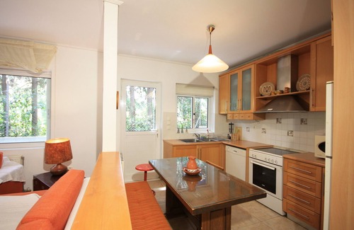 Marousi Apartment | Park View Apartment 2BDR 130sqm & Private Garden