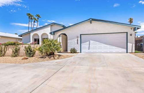 Downtown Palm Springs House | Park View Bungalow - Beautiful remodel in Demuth Park