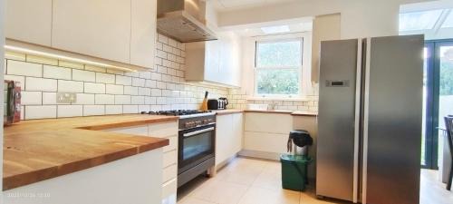 North Acton Villa | Park View Garden