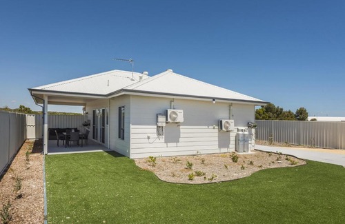 Lancelin House | Park View - Great family holiday house Pet Friendly