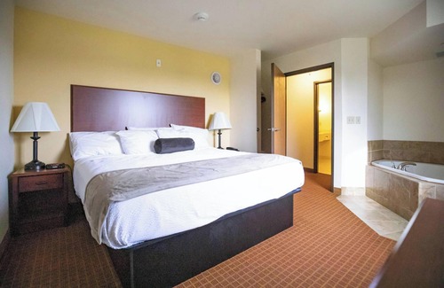 Hoisington Hotel | Park View Inn & Suites Hoisington