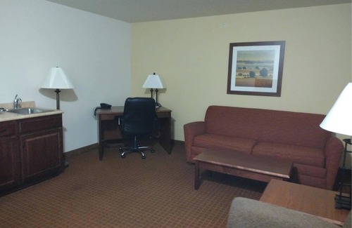 Hoisington Hotel | Park View Inn & Suites Hoisington