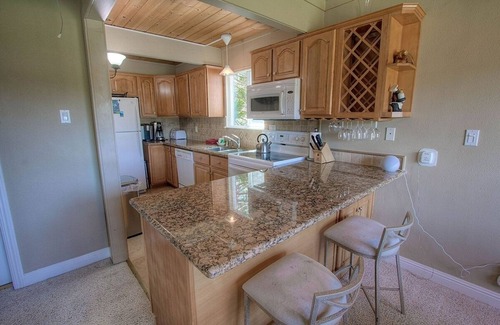 Lake Forest Condo | Park View Paradise 3 Bedroom Condo by RedAwning