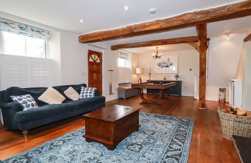 St Teath Cottage | PARK VIEW, pet friendly, with open fire in St Teath