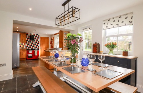 St Teath Cottage | PARK VIEW, pet friendly, with open fire in St Teath
