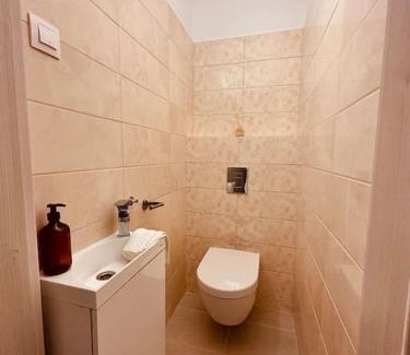 Ujlipotvaros Apartment | Park West Terrace with private parking