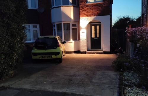 Sheldon House | Parkdale-2 Bedroom House in Sheldon Birmingham