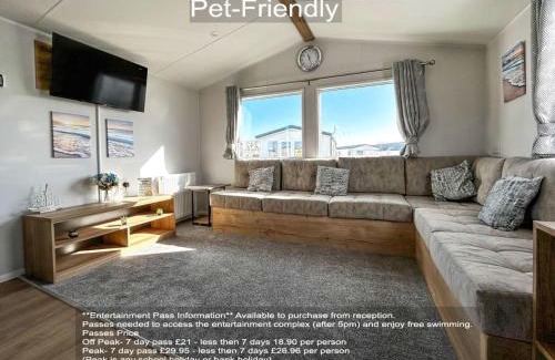 Camber Resort | Parkdean Resort Camber Sands sleeps 8 Pet Friendly - ref-ww242