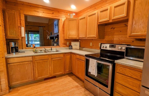 Bellmore Cabin | Parke County cabin -- beautiful, peaceful setting at Raccoon Lake