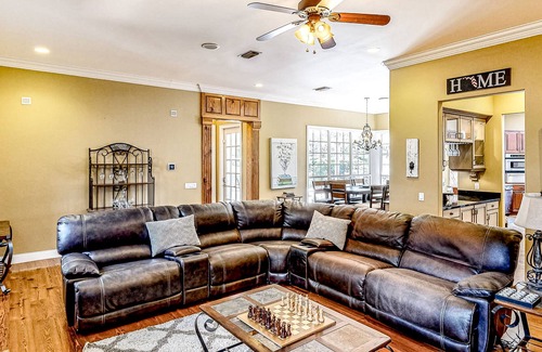 Historic District House | Parke Place - Main House and Guesthouse | Estate in Ocala