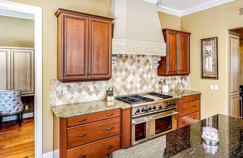 Historic District House | Parke Place - Main House and Guesthouse | Estate in Ocala