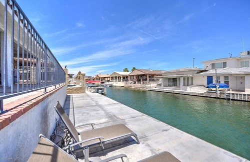 Moovalya Keys House | Parker Keys-Two Houses from the River