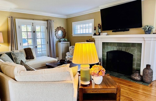 Cleveland House | Parker Lee Home-A Beautiful Retreat in a Busy City for the Professional Traveler