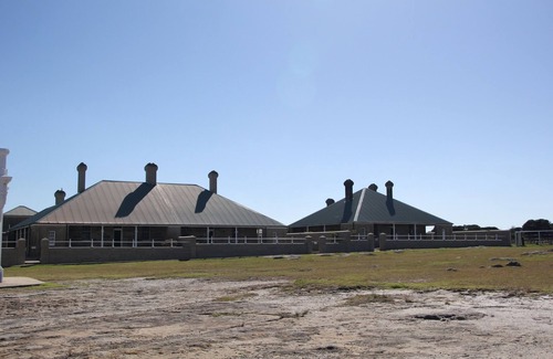 Beecroft Peninsula Cottage | Parker's on Walton,nCosy Family Cottage, 5 min walk to beach, Bowling Club
