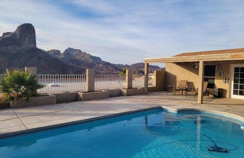 Parker Strip House | Parker Strip pool house with game room