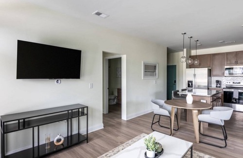 Wilmington Apartment | ParkerLeland 2BD 12 - Two Bedroom Apartment, Sleeps 4