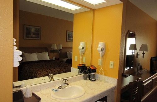 Warsaw Hotel | Parkfield Inn