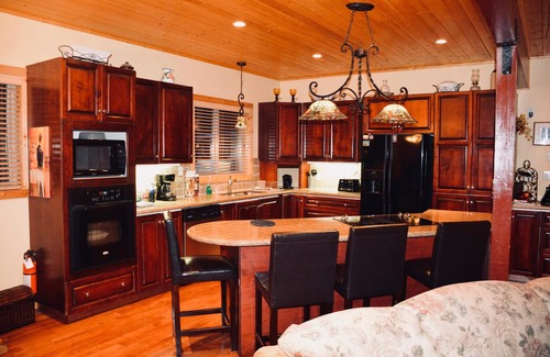 Sunshine Valley House | Parkhill Chalet Rental @ Sunshine Valley, BC