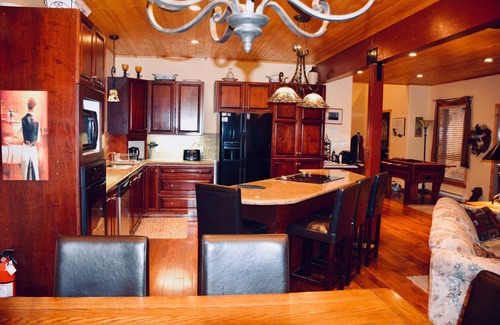 Sunshine Valley House | Parkhill Chalet Rental @ Sunshine Valley, BC